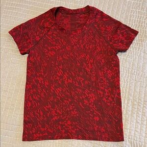 Lunar New Year Swiftly Tech LuluLemon size 4